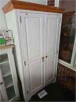 Painted hutch 6'