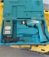 Makita Drill With Battery and Charger