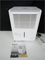 PERFECT AIRE DEHUMIDIFIER  WORKS