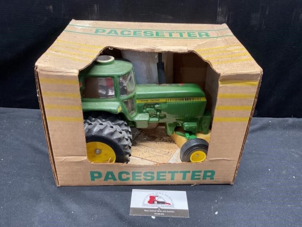 John Deere Pacesetter.decanter