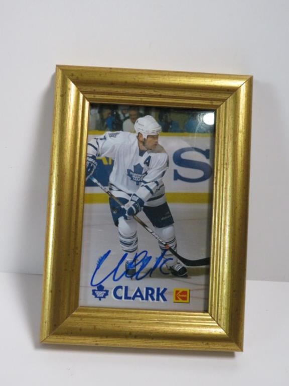 8X4 FRAMED AUTOGRAPHED WENDELL CLARK PICTURE