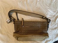 COACH PURSE REAR ZIPPER A0882-F10945- TWO TONE W/