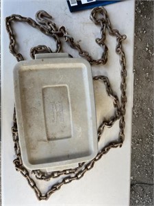 Chain and tote