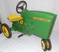 JD 3020 Pedal Tractor, D-65 Casting