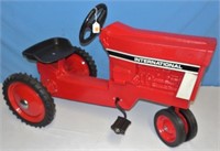 IH 1066 Pedal Tractor