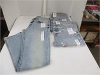 3 Levi's 28x30 Jeans