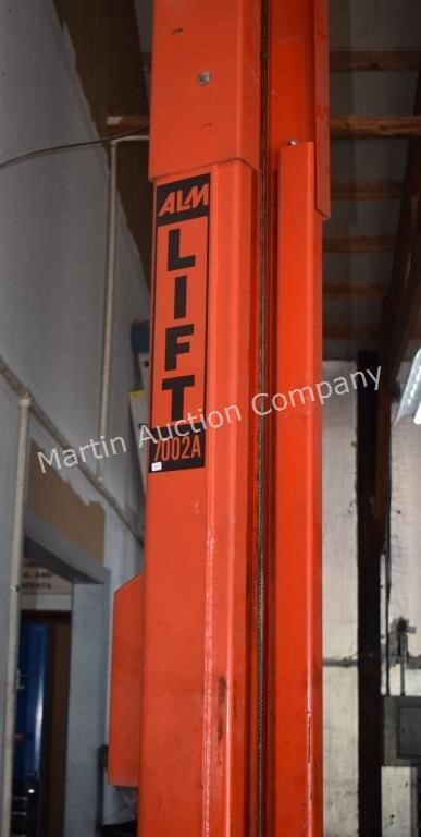 **ALM 7002A Hydraulic Lift - 7000lbs