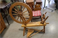 ANTIQUE SPINNING WHEEL