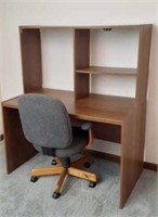 50 x 43 x 23.5 desk with chair