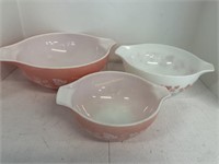 3 Pink Pyrex nesting bowls oak leaves & acorns