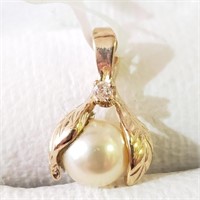 $1000 14K  Diamond Freshwater Pearl Pendant