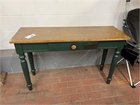 TABLE WITH DRAWER