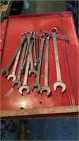 Various sized wrench set.