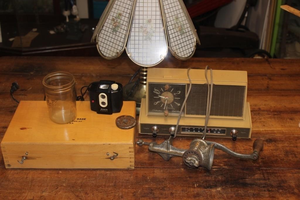 Vintage radio clock, lamp and misc items