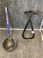 Ladle and ice carrier