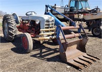Ford 601 Tractor w/loader, select-o-speed, 3pt,