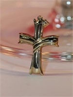 10kt yellow gold Fancy Cross Pendant measures