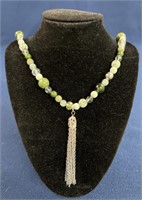 Costume jewelry Green and Silvertone necklace