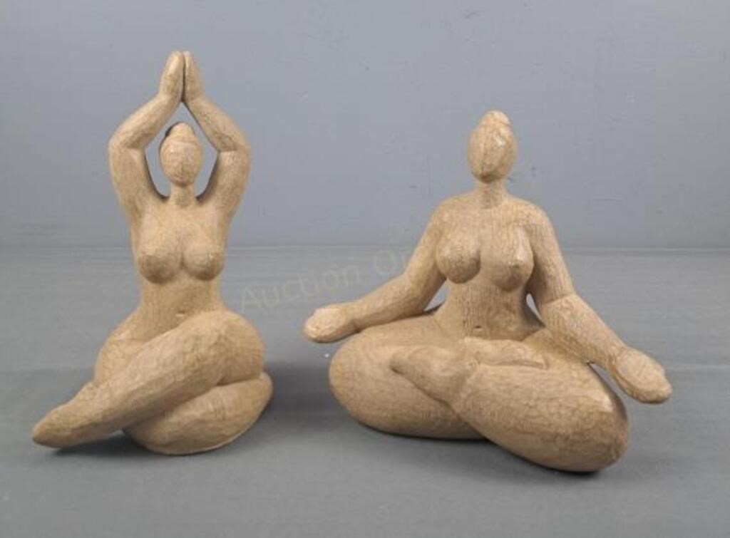 2x The Bid Resin Female Statues