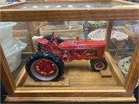 Franklin Mint Farmall H Toy Tractor