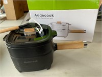 Brand new electric cooking pot/skillet.
