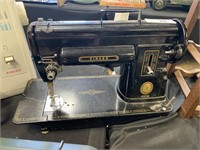 Vintage Singer 301A Sewing Machine.