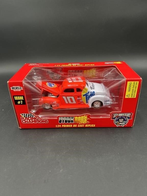 1:24 Scale Stock Car #10 (Issue #7)