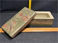 Decorative lidded trinket box