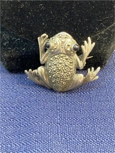 Sterling silver frog brooch