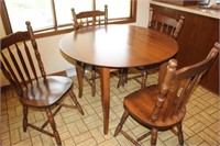 Round Table & 4 Chairs 42x40x29.5H