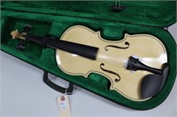 CMT Student 23" Violin in Zippered Case.