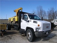 2004 GMC C8500 tilt flat bed truck- VUT