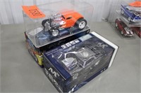 2 - 1/18th Muscle Machines Cars w/Cases