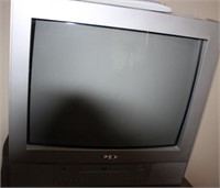 APEX 20" TV/DVD COMBO UNIT WITH REMOTE