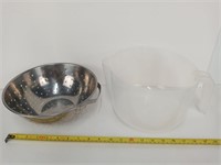 Collander & Spouted Mixing Bowl