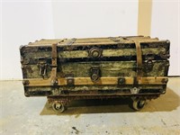 trunk with tray