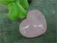 ROSE QUARTZ HEART ROCK STONE LAPIDARY SPECIMEN