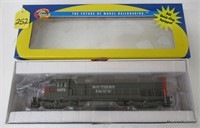 Athearn Southern Pacific SD40T-2 95136, OB