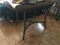 40x27x31 Wicker Table - No Contents