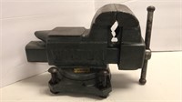 Wilton vise with rear anvil