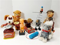 VINTAGE BATTERY OPERATED TOYS