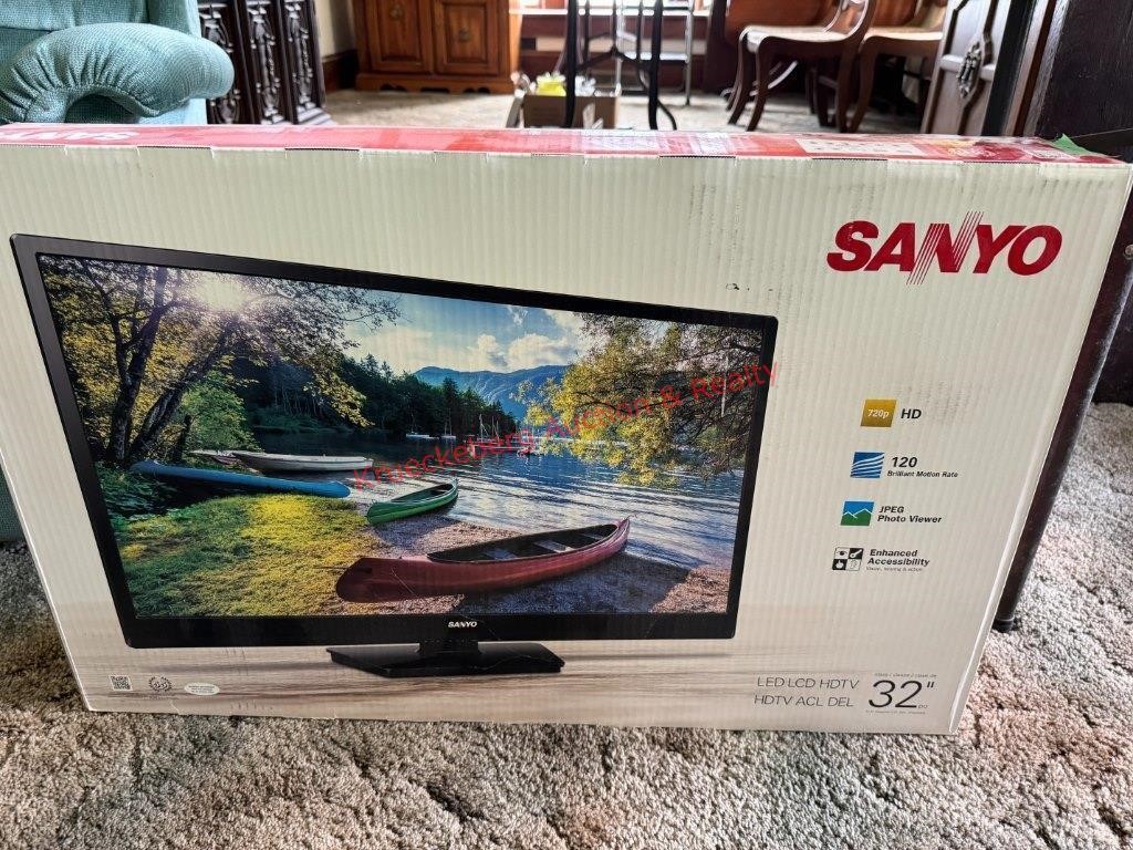 NIB Sanyo 32" Flat Screen TV