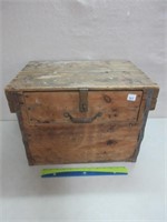 NEAT WOODEN STORAGE BOX