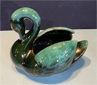 Blue Mountain Pottery Swan 8x6"
