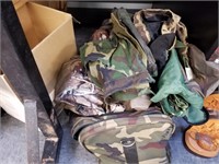 MISC. LOT OF CAMOUFLAGE CLOTHES