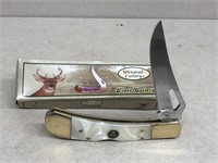 Frost cutlery white tail pocket knife