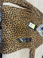 kids large art class leopard shirt