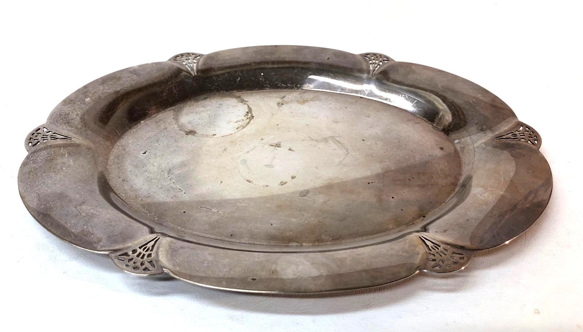 WM Rogers - Oval Silver Plate Tray with Scalloped