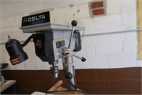 Delta 16 1/2" Floor Model Drill Press Mod DP 400 w