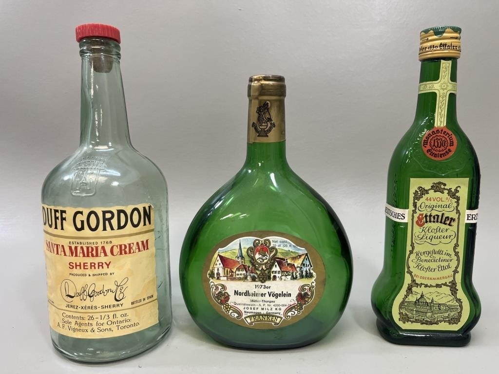 3 Collectible Alcohol Bottles: Duff Gordon